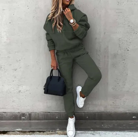 Women's Hooded Sweatshirt & Jogger Set | Stylish Sports Suit for Active Lifestyles