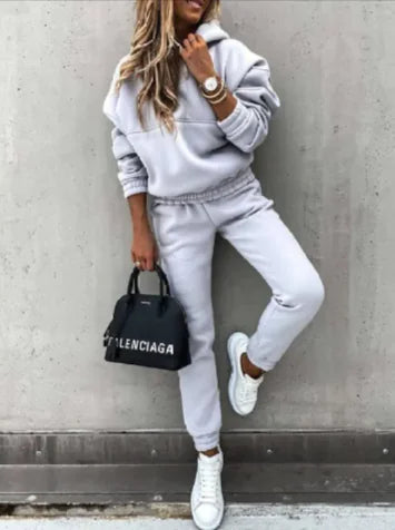 Women's Hooded Sweatshirt & Jogger Set | Stylish Sports Suit for Active Lifestyles