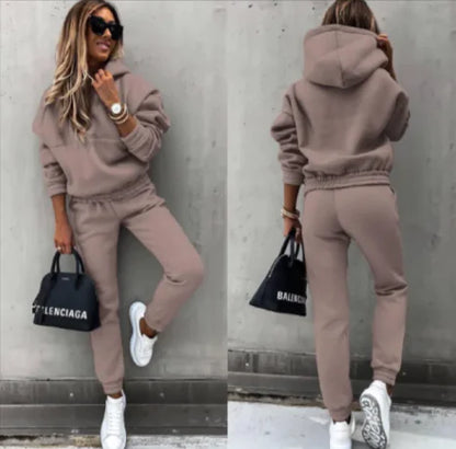 Women's Hooded Sweatshirt & Jogger Set | Stylish Sports Suit for Active Lifestyles